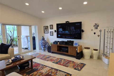Villa ou maison à louer à Miami, Floride: 3 chambres, 177.07 m2 № 2390058 - photo 16