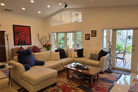 Villa ou maison à louer à Miami, Floride: 3 chambres, 177.07 m2 № 2390058 - photo 18