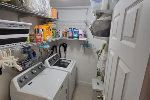 Villa ou maison à louer à Miami, Floride: 3 chambres, 177.07 m2 № 2390058 - photo 28