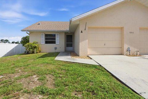 Appartement à Englewood, Floride 2 chambres, 91.51 m2 № 2329856