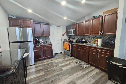 Villa ou maison à louer à Kissimmee, Floride: 2 chambres, 55.74 m2 № 1877154 - photo 4