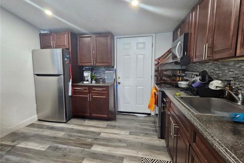 Villa ou maison à louer à Kissimmee, Floride: 2 chambres, 55.74 m2 № 1877154 - photo 3