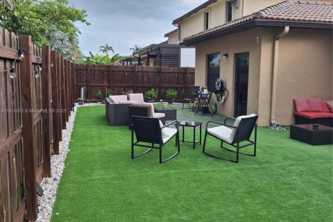 Casa en venta en Miami, Florida, 4 dormitorios, 175.03 m2 № 1752478 - foto 21