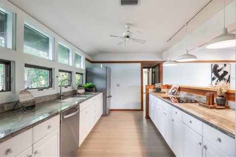 Villa ou maison à vendre à Melrose, Floride: 3 chambres, 237.46 m2 № 2297166 - photo 10