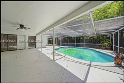 Villa ou maison à louer à Deerfield Beach, Floride: 1 chambre, 199 m2 № 2386905 - photo 10