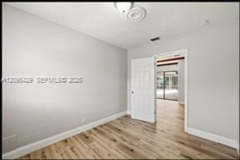 Villa ou maison à louer à Deerfield Beach, Floride: 1 chambre, 199 m2 № 2386905 - photo 18