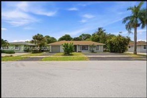 Villa ou maison à louer à Deerfield Beach, Floride: 1 chambre, 199 m2 № 2386905 - photo 20