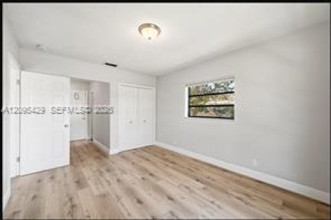 Villa ou maison à louer à Deerfield Beach, Floride: 1 chambre, 199 m2 № 2386905 - photo 15