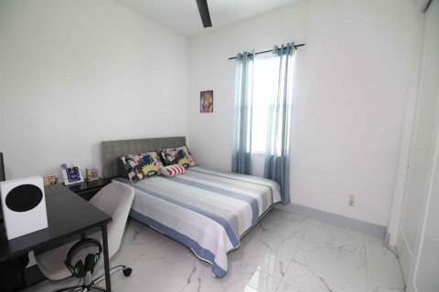 Casa en venta en Port St. Lucie, Florida, 4 dormitorios, 209.31 m2 № 2417597 - foto 11