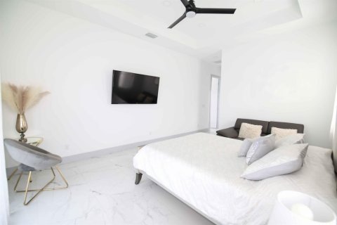 Casa en venta en Port St. Lucie, Florida, 4 dormitorios, 209.31 m2 № 2417597 - foto 16