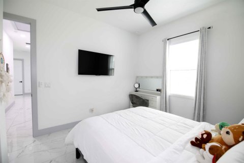 Casa en venta en Port St. Lucie, Florida, 4 dormitorios, 209.31 m2 № 2417597 - foto 17