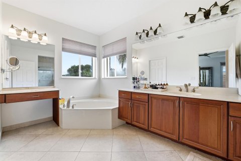 Villa ou maison à vendre à Lake Worth, Floride: 5 chambres, 307.13 m2 № 2408003 - photo 22