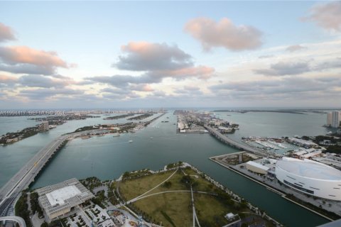 Copropriété à louer à Miami, Floride: 3 chambres, 253.72 m2 № 2056063 - photo 30