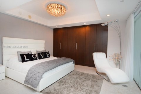 Copropriété à louer à Miami, Floride: 3 chambres, 253.72 m2 № 2056063 - photo 16