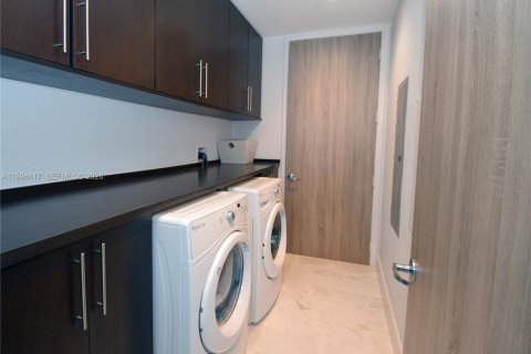 Copropriété à louer à Miami, Floride: 3 chambres, 253.72 m2 № 2056063 - photo 6