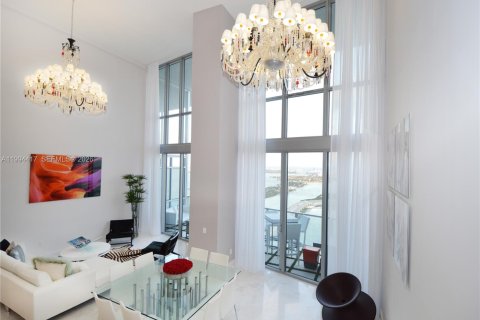 Condo à Miami, Floride, 3 chambres  № 2056063