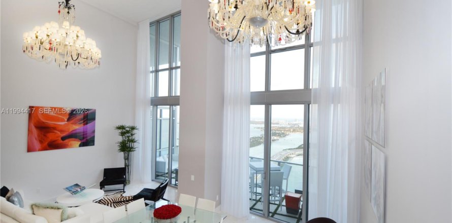 Condo à Miami, Floride, 3 chambres  № 2056063