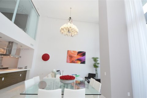 Copropriété à louer à Miami, Floride: 3 chambres, 253.72 m2 № 2056063 - photo 10