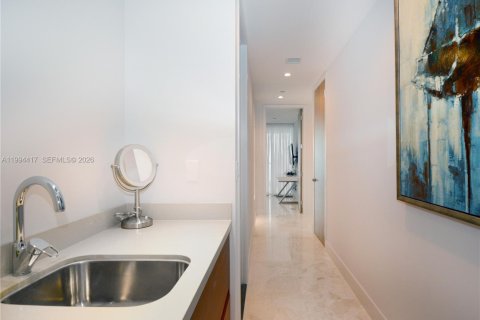 Copropriété à louer à Miami, Floride: 3 chambres, 253.72 m2 № 2056063 - photo 25