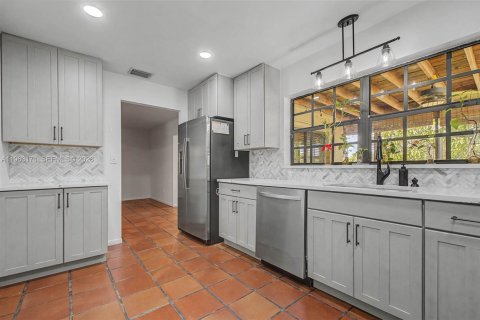 Купить виллу или дом в Майами, Флорида 4 спальни, № 2025799 - фото 14