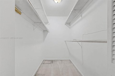 Купить виллу или дом в Майами, Флорида 4 спальни, № 2025799 - фото 22