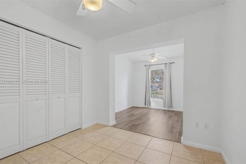 Купить виллу или дом в Майами, Флорида 4 спальни, № 2025799 - фото 30