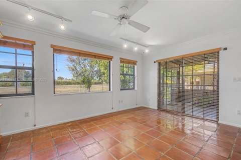 Купить виллу или дом в Майами, Флорида 4 спальни, № 2025799 - фото 13