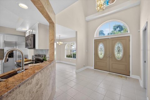 House in New Port Richey, Florida 5 bedrooms, 270.81 sq.m. № 2230102 - photo 7