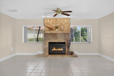 House in New Port Richey, Florida 5 bedrooms, 270.81 sq.m. № 2230102 - photo 19