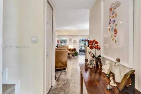 Copropriété à vendre à Hollywood, Floride: 4 chambres, 155.15 m2 № 2006816 - photo 11