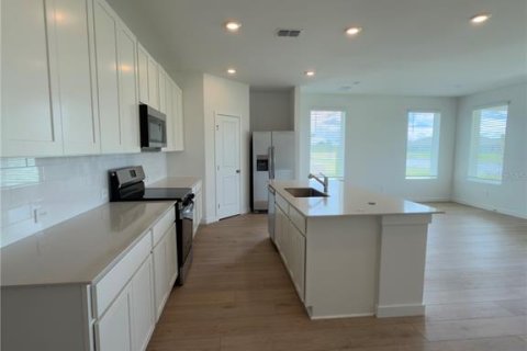 House in Kissimmee, Florida 3 bedrooms, 202.06 sq.m. № 2389208 - photo 4