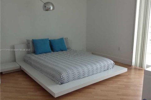 Condo in Miami, Florida, 2 bedrooms № 1936090 - photo 4