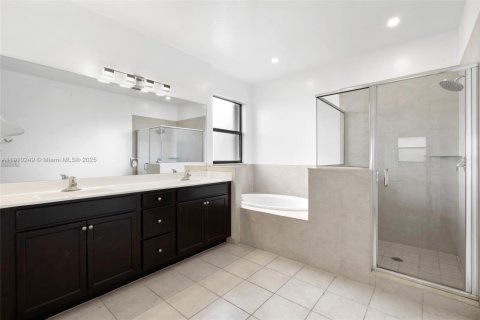 Купить виллу или дом в Хомстед, Флорида 4 спальни, 241.45м2, № 1965900 - фото 23