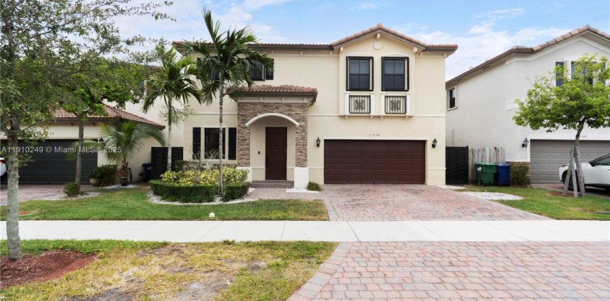 Дом в Хомстед, Флорида 4 спальни, 241.45м2 № 1965900