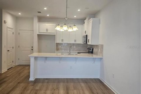Townhouse in Orlando, Florida 3 bedrooms, 151.15 sq.m. № 2222182 - photo 8