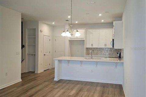 Townhouse in Orlando, Florida 3 bedrooms, 151.15 sq.m. № 2222182 - photo 3
