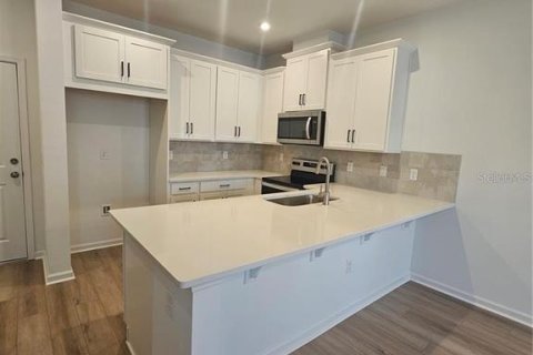 Townhouse in Orlando, Florida 3 bedrooms, 151.15 sq.m. № 2222182 - photo 5
