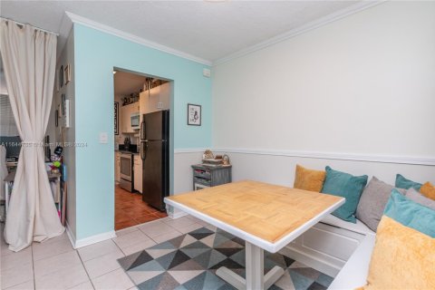 Condominio en venta en Hollywood, Florida, 1 dormitorio, 55.46 m2 № 1864495 - foto 9
