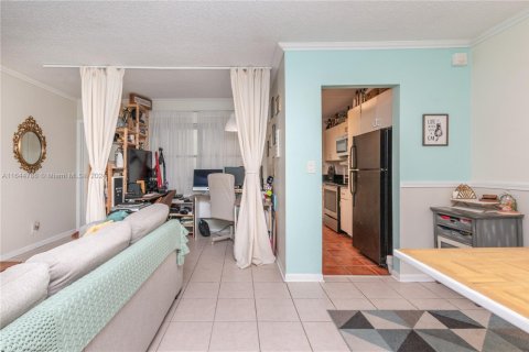 Condominio en venta en Hollywood, Florida, 1 dormitorio, 55.46 m2 № 1864495 - foto 10