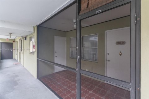 Condominio en venta en Hollywood, Florida, 1 dormitorio, 55.46 m2 № 1864495 - foto 23