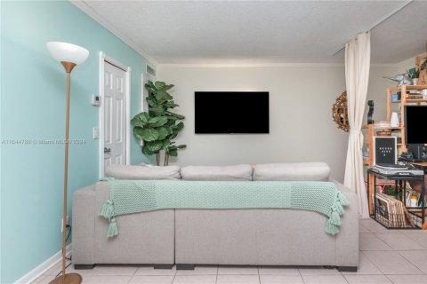 Condominio en venta en Hollywood, Florida, 1 dormitorio, 55.46 m2 № 1864495 - foto 11