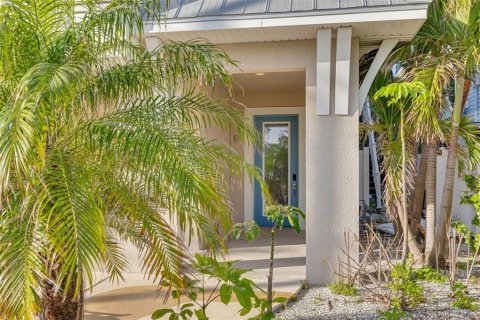 Townhouse in Redington Beach, Florida 3 bedrooms, 223.24 sq.m. № 1592020 - photo 6