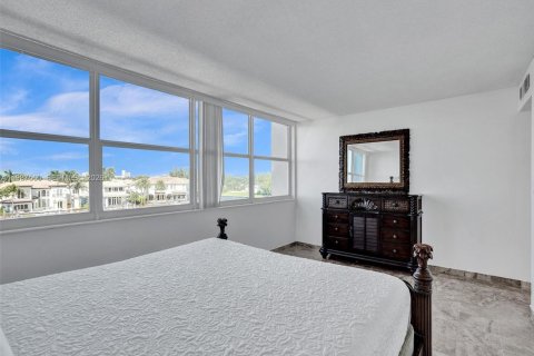 Condo in Hollywood, Florida, 2 bedrooms № 2050408 - photo 30