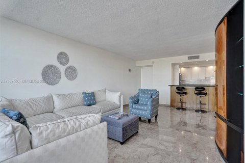 Condo in Hollywood, Florida, 2 bedrooms № 2050408 - photo 7