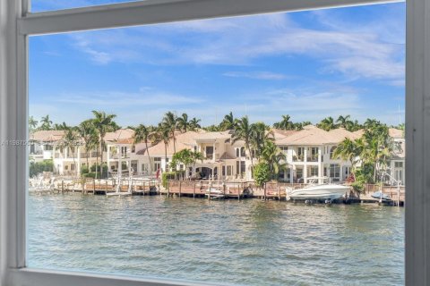 Condo in Hollywood, Florida, 2 bedrooms № 2050408 - photo 20