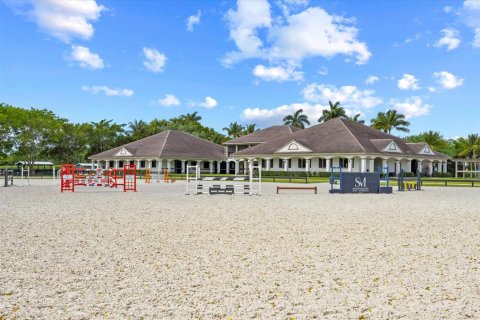 House in Wellington, Florida 2 bedrooms, 251.39 sq.m. № 2182454 - photo 29