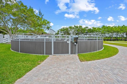House in Wellington, Florida 2 bedrooms, 251.39 sq.m. № 2182454 - photo 19