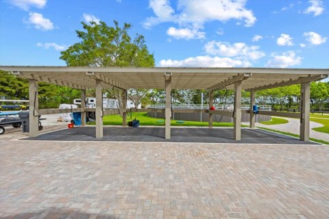 House in Wellington, Florida 2 bedrooms, 251.39 sq.m. № 2182454 - photo 18