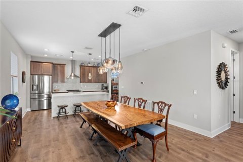 Townhouse in Saint Petersburg, Florida 4 bedrooms, 204.85 sq.m. № 2221478 - photo 10