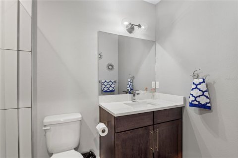 Townhouse in Saint Petersburg, Florida 4 bedrooms, 204.85 sq.m. № 2221478 - photo 22